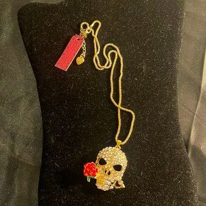 NWT Betsey Johnson Enamel Crystal Rose Flower Skull Pendant Necklace